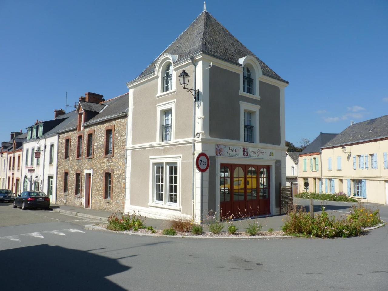 Beausejour Hotel Sainte-Suzanne  Eksteriør billede